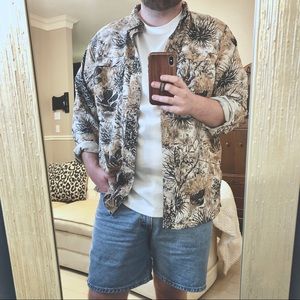 Cool Dad shirt! Men’s camo button down 🙌🏽